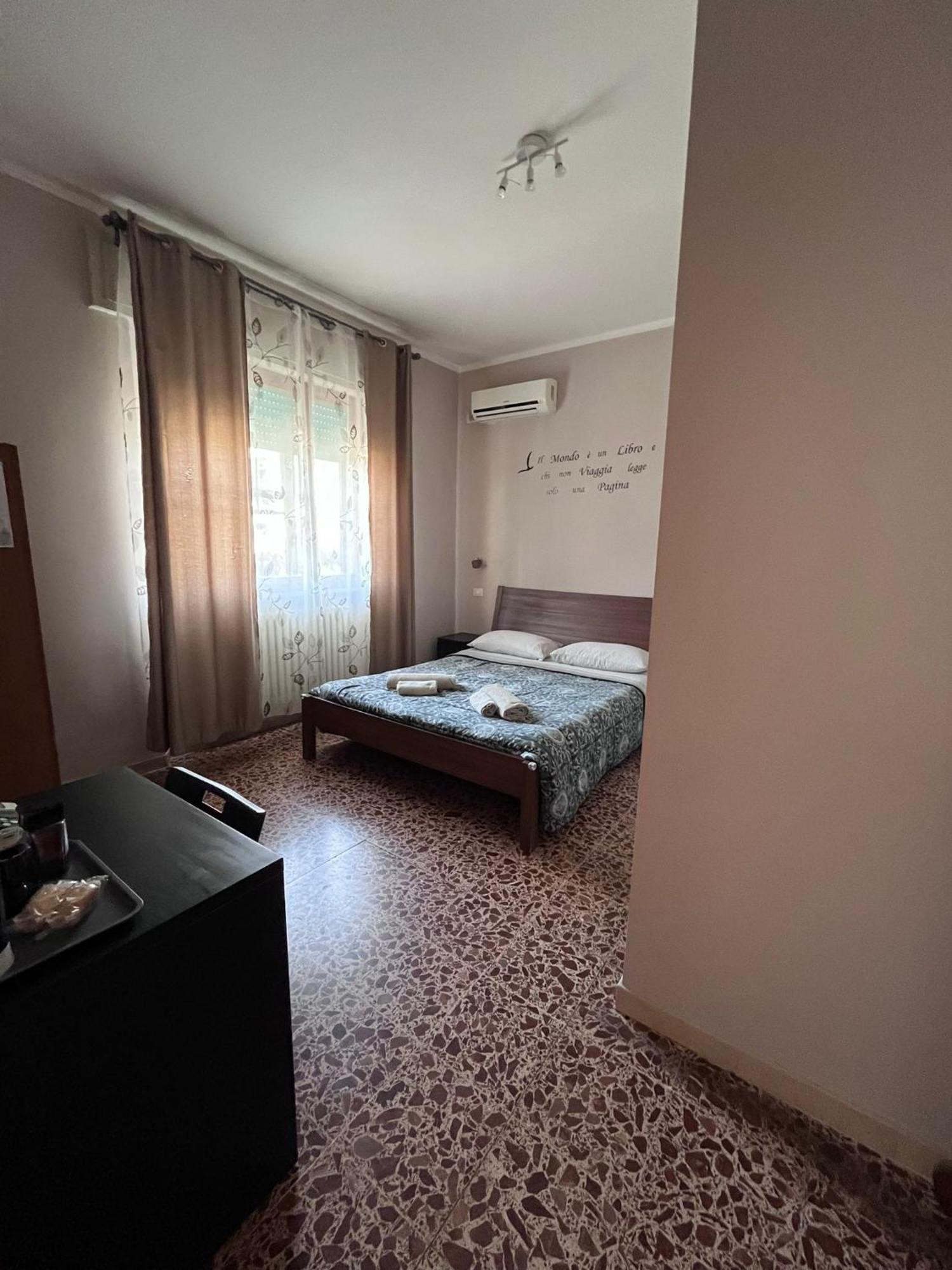 Via Vai Otel Pisa Oda fotoğraf